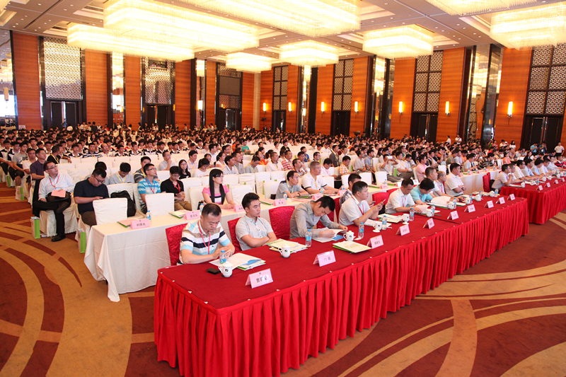 亮點科技聯(lián)合業(yè)界精英企業(yè)共同發(fā)起并成立了《東莞市電子商務(wù)協(xié)會》！
